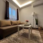 아파트 Diofas Haz *